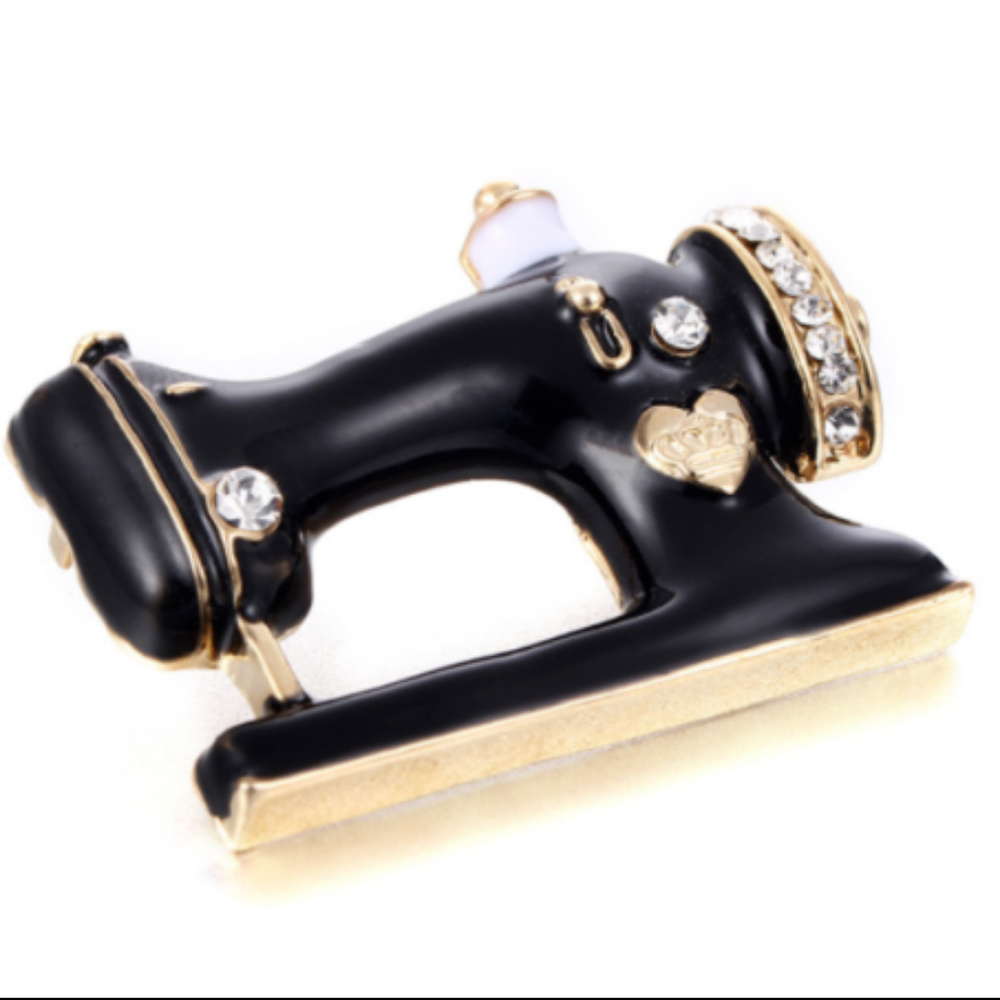 Sewing Machine Brooch - Picture 4 of 4
